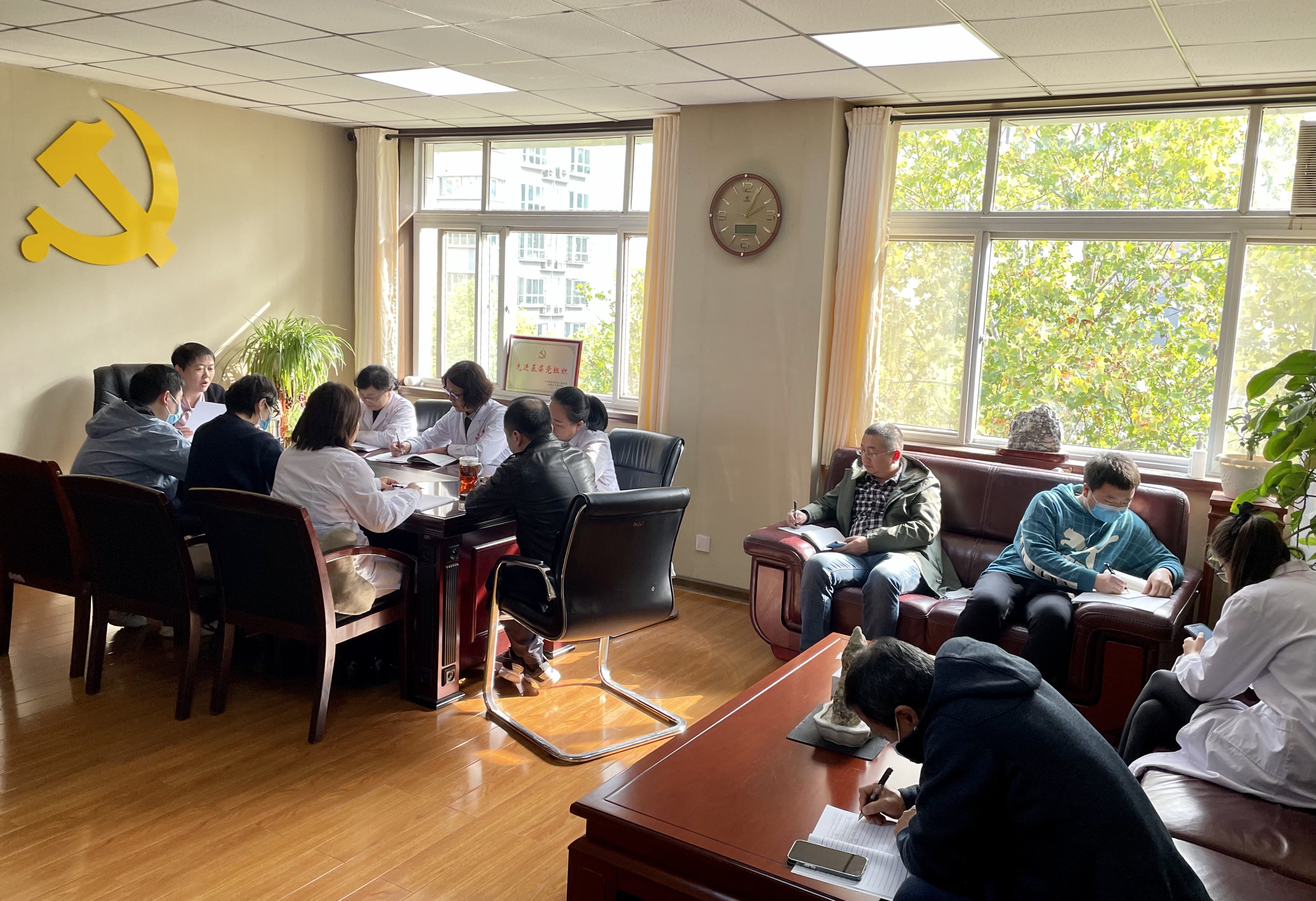 行政党支部集中学习 11.3.jpg