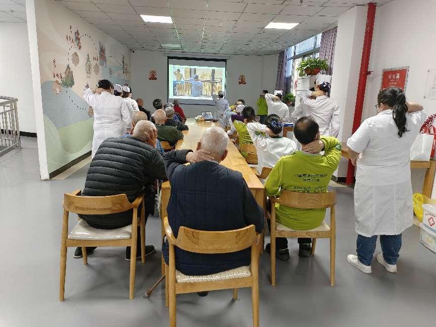 20230510/645b37063859e.jpg 【护士节系列活动】陕西地矿医院走进福寿康养老服务中心开展义诊活动2.jpg